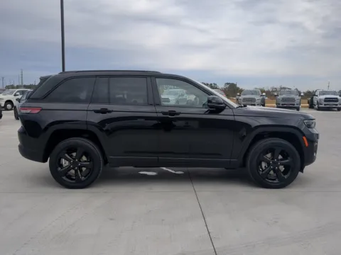 Another view of 2025 Jeep Grand Cherokee Altitude X for sale in Douglas, GA at Woody Folsom CDJR of Douglas