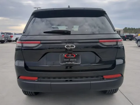 More photos of 2025 Jeep Grand Cherokee Altitude X at Woody Folsom CDJR of Douglas, GA