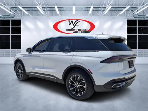 More photos of 2024 Lincoln Nautilus Premiere at Woody Folsom CDJR of Douglas, GA