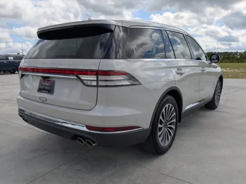 More photos of 2020 Lincoln Aviator Reserve at Woody Folsom CDJR of Douglas, GA