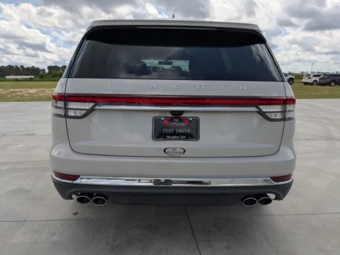 More photos of 2020 Lincoln Aviator Reserve at Woody Folsom CDJR of Douglas, GA