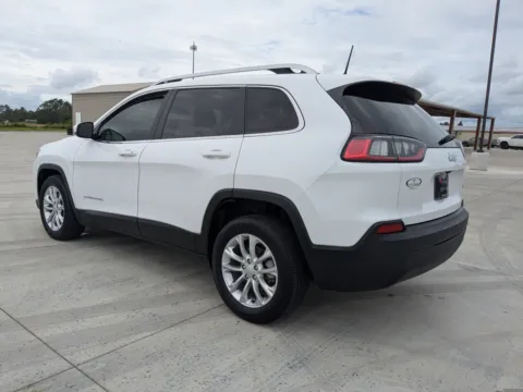 More photos of 2019 Jeep Cherokee Latitude at Woody Folsom CDJR of Douglas, GA