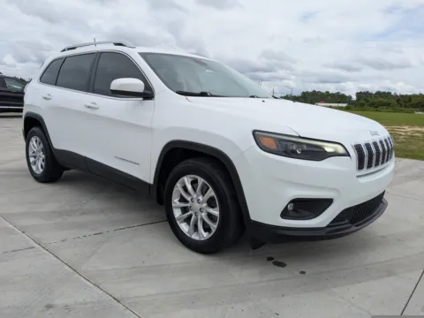White 2019 Jeep Cherokee Latitude for sale in Douglas, GA