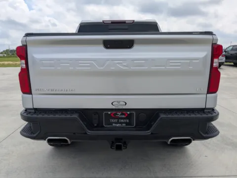 More photos of 2021 Chevrolet Silverado 1500 LT Trail Boss at Woody Folsom CDJR of Douglas, GA