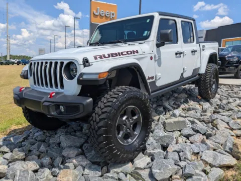White 2023 Jeep Gladiator Rubicon for sale in Douglas, GA