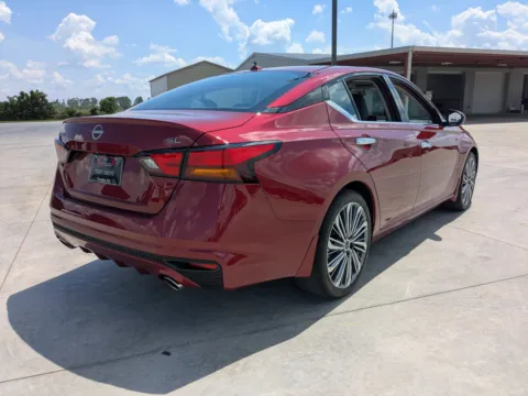 More photos of 2024 Nissan Altima 2.5 SL at Woody Folsom CDJR of Douglas, GA