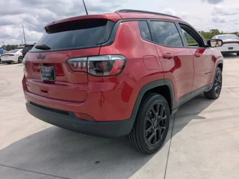 More photos of 2025 Jeep Compass Latitude at Woody Folsom CDJR of Douglas, GA