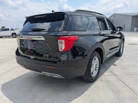 More photos of 2024 Ford Explorer XLT at Woody Folsom CDJR of Douglas, GA