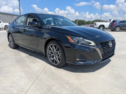 Black 2024 Nissan Altima 2.0 SR for sale in Douglas, GA