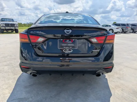 More photos of 2024 Nissan Altima 2.0 SR at Woody Folsom CDJR of Douglas, GA