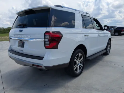 More photos of 2024 Ford Expedition Limited at Woody Folsom CDJR of Douglas, GA
