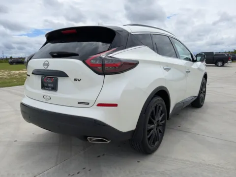 More photos of 2024 Nissan Murano SV at Woody Folsom CDJR of Douglas, GA