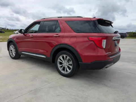 More photos of 2024 Ford Explorer Limited at Woody Folsom CDJR of Douglas, GA