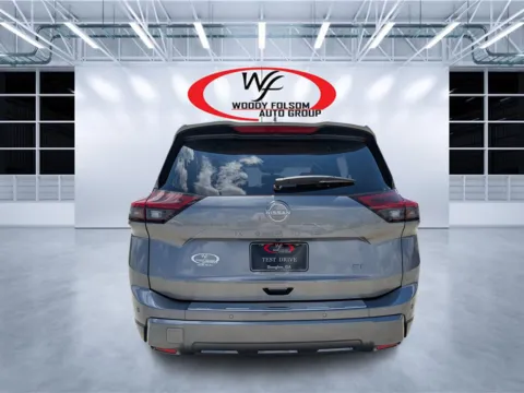 More photos of 2023 Nissan Rogue Platinum at Woody Folsom CDJR of Douglas, GA
