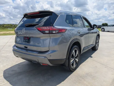 More photos of 2024 Nissan Rogue SL at Woody Folsom CDJR of Douglas, GA
