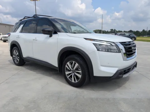 Photos of 2025 Nissan Pathfinder SL for sale in Douglas, GA at Woody Folsom CDJR of Douglas