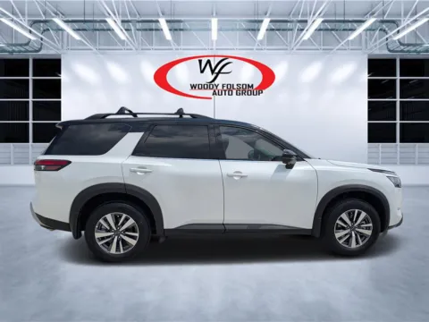 Photos of 2025 Nissan Pathfinder SL for sale in Douglas, GA at Woody Folsom CDJR of Douglas