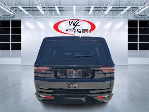 More photos of 2024 Jeep Wagoneer Series II Carbide at Woody Folsom CDJR of Douglas, GA