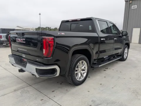 More photos of 2021 GMC Sierra 1500 SLT at Woody Folsom CDJR of Douglas, GA
