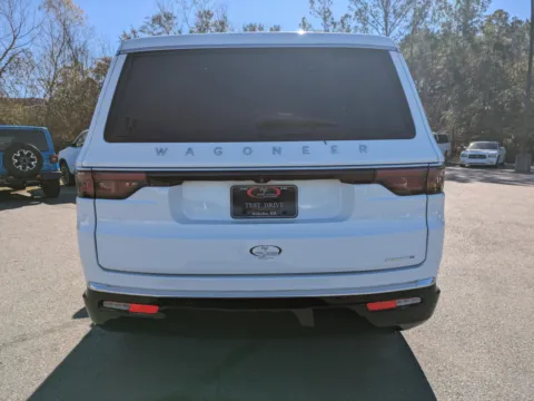More photos of 2023 Jeep Wagoneer Series III at Woody Folsom CDJR of Vidalia, GA