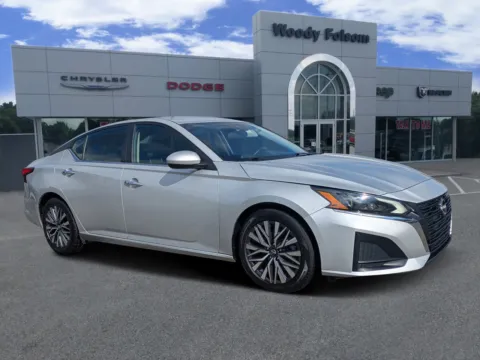 Silver 2023 Nissan Altima 2.5 SV for sale in Vidalia, GA