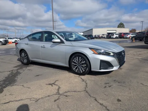 Photos of 2023 Nissan Altima 2.5 SV for sale in Vidalia, GA at Woody Folsom CDJR of Vidalia