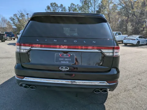 More photos of 2023 Lincoln Aviator Reserve at Woody Folsom CDJR of Vidalia, GA