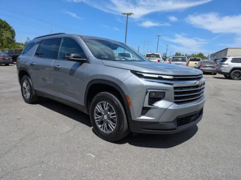 Photos of 2025 Chevrolet Traverse FWD LT for sale in Vidalia, GA at Woody Folsom CDJR of Vidalia