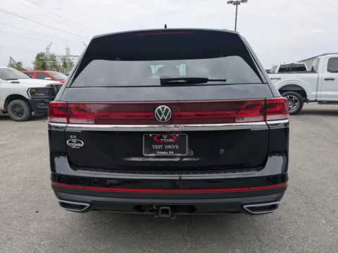 More photos of 2024 Volkswagen Atlas 2.0T SE w/Technology at Woody Folsom CDJR of Vidalia, GA