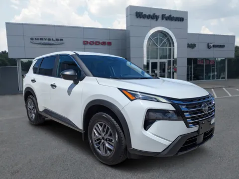 White 2024 Nissan Rogue S for sale in Vidalia, GA