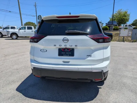 More photos of 2024 Nissan Rogue S at Woody Folsom CDJR of Vidalia, GA