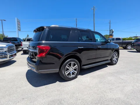 More photos of 2024 Ford Expedition Limited at Woody Folsom CDJR of Vidalia, GA