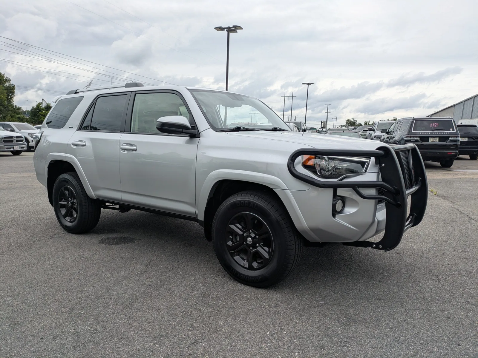 2019 Toyota 4Runner SR5 - Photo 2