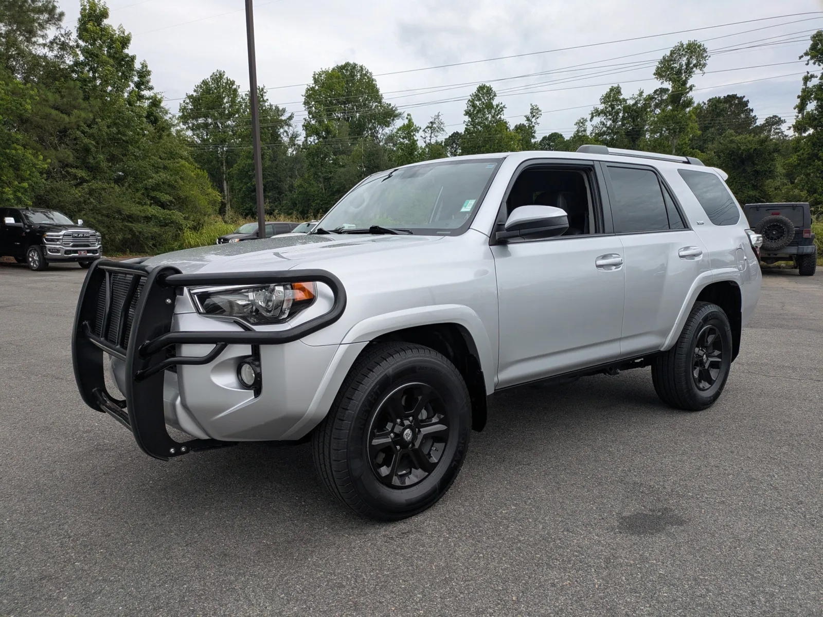 2019 Toyota 4Runner SR5 - Photo 8
