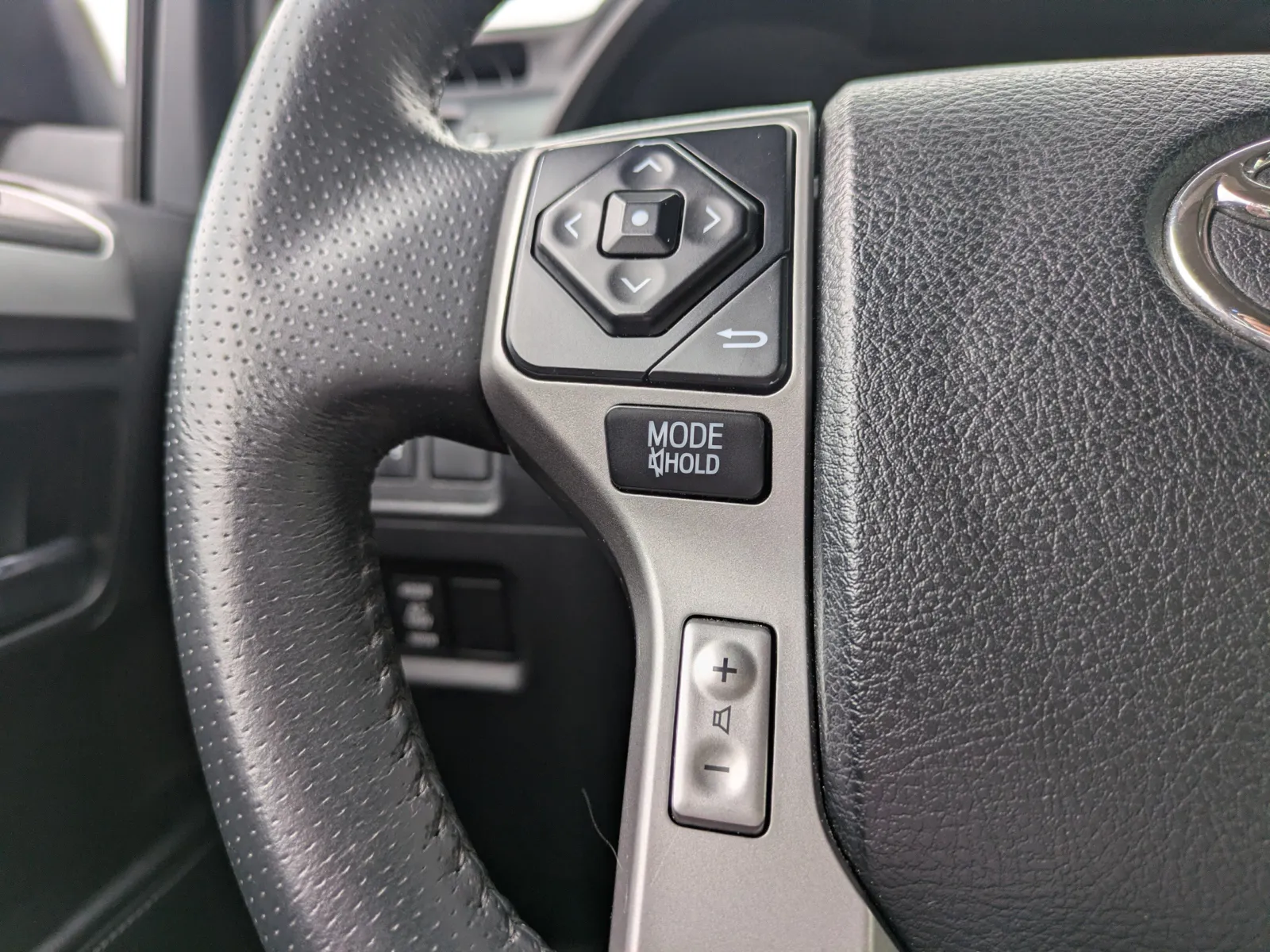 2019 Toyota 4Runner SR5 - Photo 24