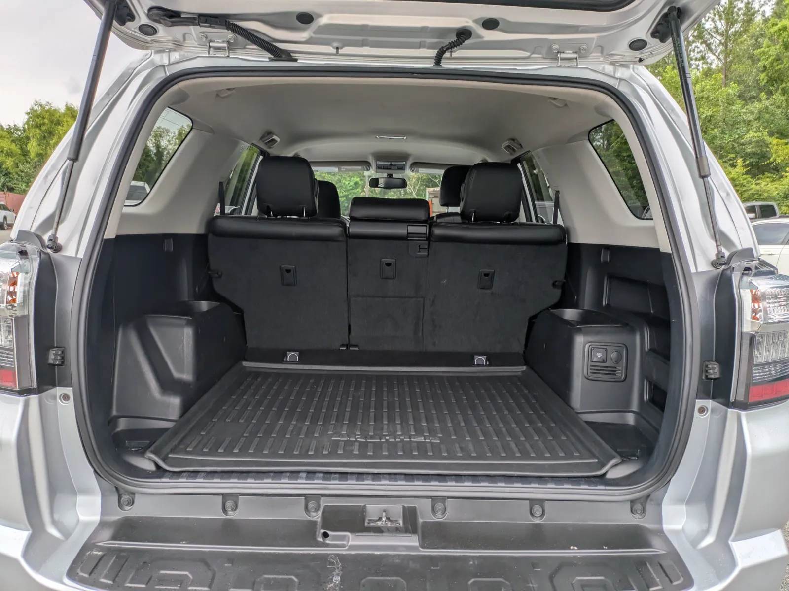 2019 Toyota 4Runner SR5 - Photo 13