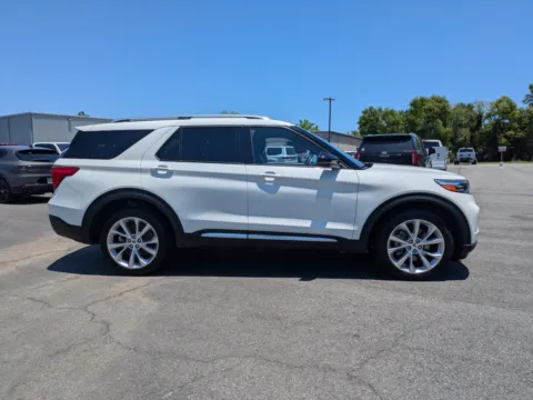 Another view of 2022 Ford Explorer Platinum for sale in Vidalia, GA at Woody Folsom CDJR of Vidalia