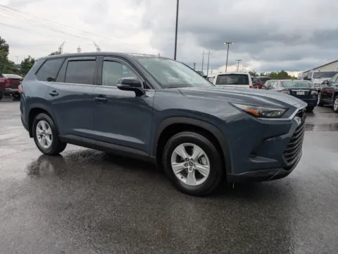 Photos of 2026 Toyota Grand Highlander LE for sale in Vidalia, GA at Woody Folsom CDJR of Vidalia