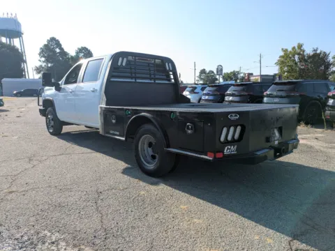 More photos of 2022 Chevrolet Silverado 3500 HD CC LT at Woody Folsom CDJR of Vidalia, GA