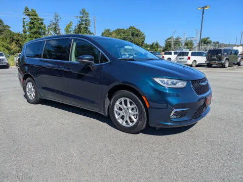 Blue 2023 Chrysler Pacifica Touring L for sale in Vidalia, GA