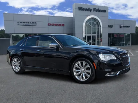 Black 2019 Chrysler 300 Limited for sale in Vidalia, GA