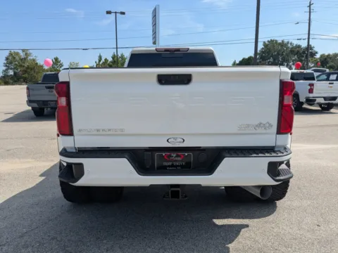 More photos of 2023 Chevrolet Silverado 3500HD High Country at Woody Folsom CDJR of Vidalia, GA