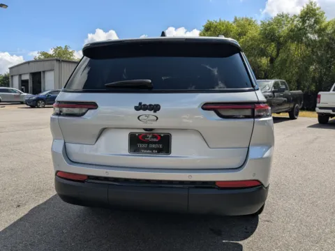 More photos of 2023 Jeep Grand Cherokee L Altitude at Woody Folsom CDJR of Vidalia, GA