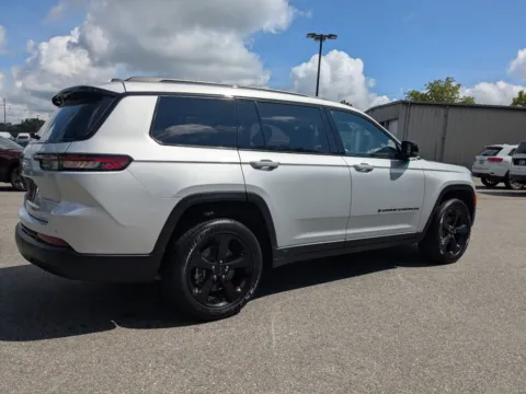 More photos of 2023 Jeep Grand Cherokee L Altitude at Woody Folsom CDJR of Vidalia, GA