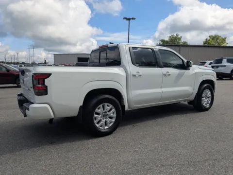 More photos of 2022 Nissan Frontier SV at Woody Folsom CDJR of Vidalia, GA