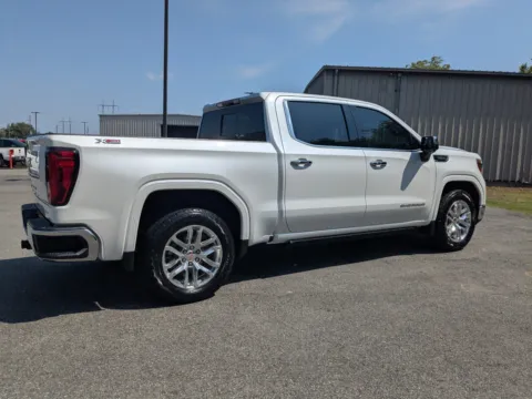 More photos of 2019 GMC Sierra 1500 SLT at Woody Folsom CDJR of Vidalia, GA