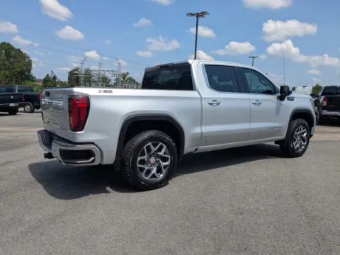 More photos of 2022 GMC Sierra 1500 SLT at Woody Folsom CDJR of Vidalia, GA