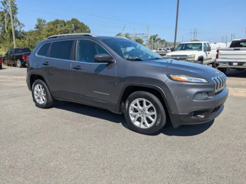 Gray 2018 Jeep Cherokee Latitude Plus for sale in Vidalia, GA