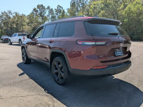 More photos of 2022 Jeep Grand Cherokee L Altitude at Woody Folsom CDJR of Vidalia, GA