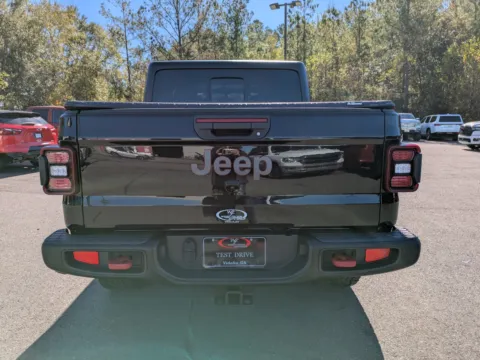 More photos of 2023 Jeep Gladiator Rubicon at Woody Folsom CDJR of Vidalia, GA